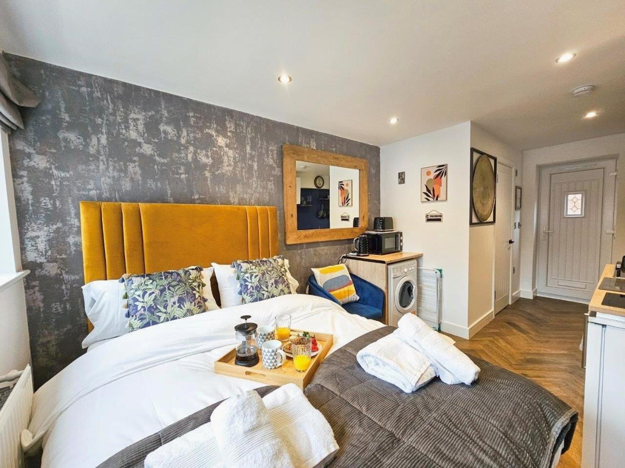 צ'לטנהם Cobblestone Studio By Fortuna Property מראה חיצוני תמונה